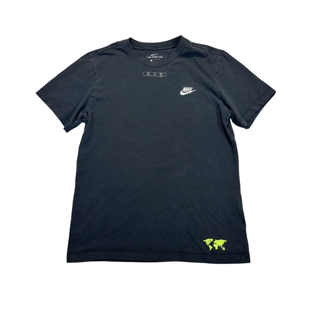 Nike‎ Air Mens Black Graphic T-Shirt World Map Embroidered Logo CT6540-010 Small